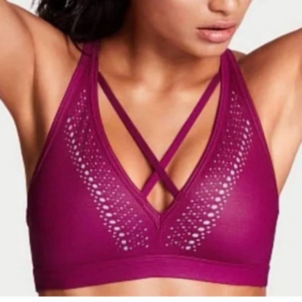 Victoria Sport | Laser Cut Strappy Sports Bra sz small S